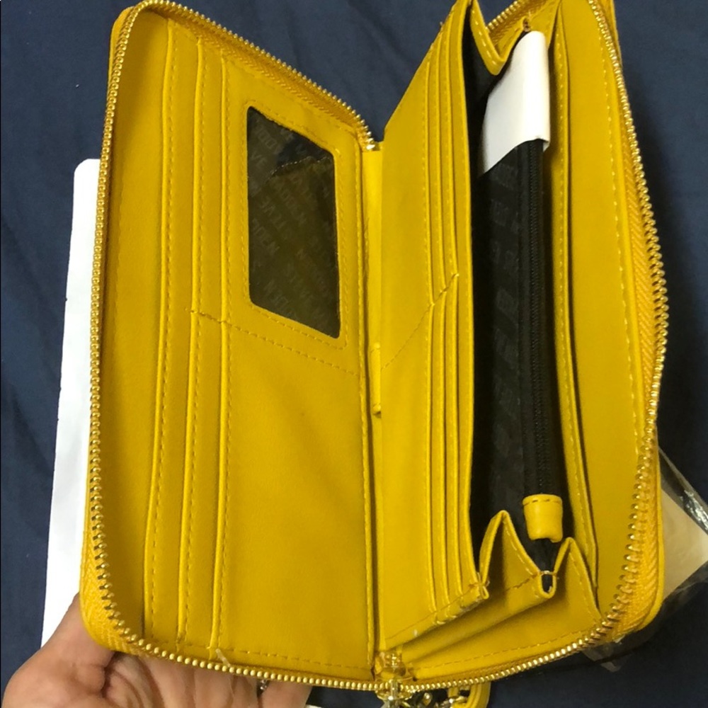 Wristlet - Picture 2 of 2